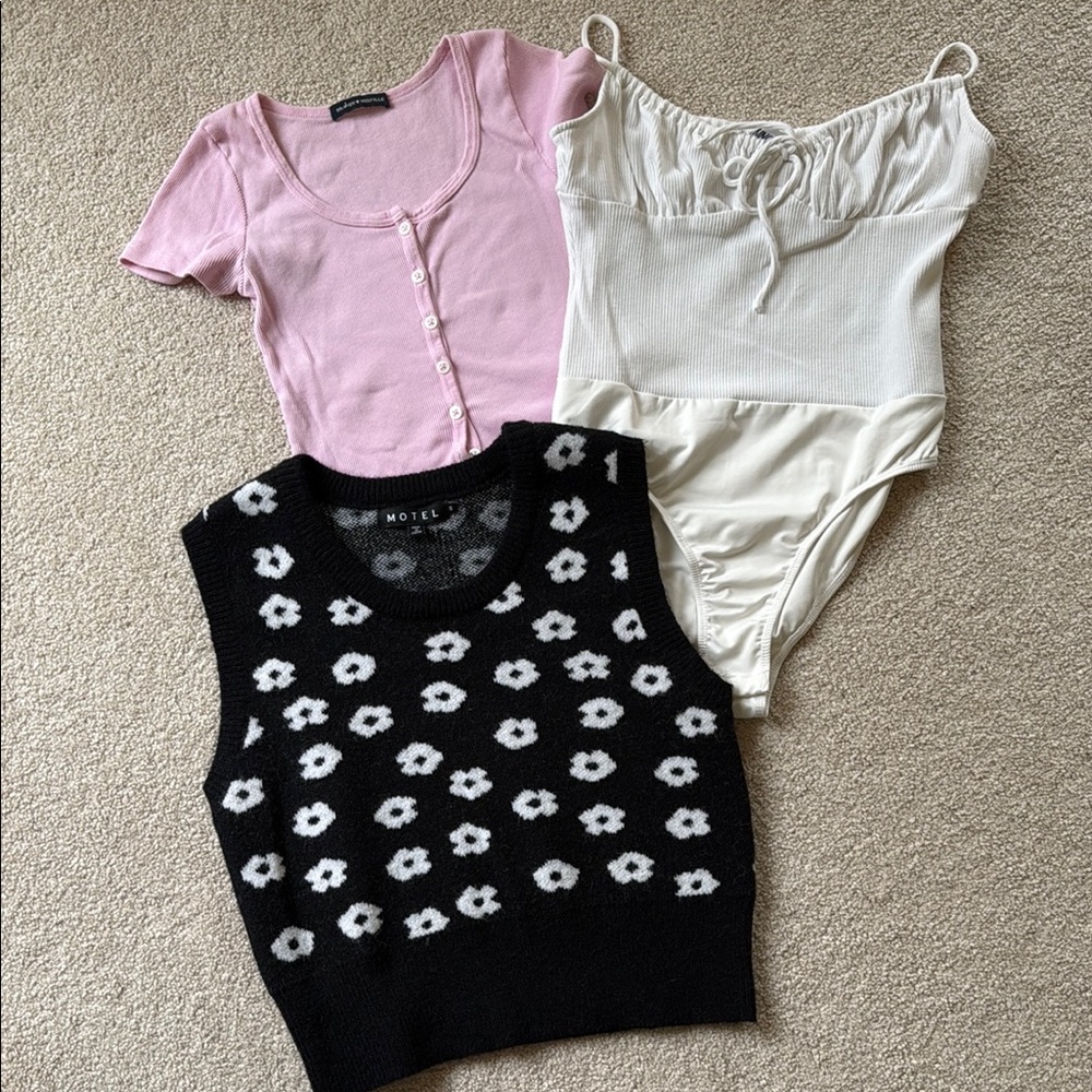 Brandy Melville Black Ribbed Crop Top